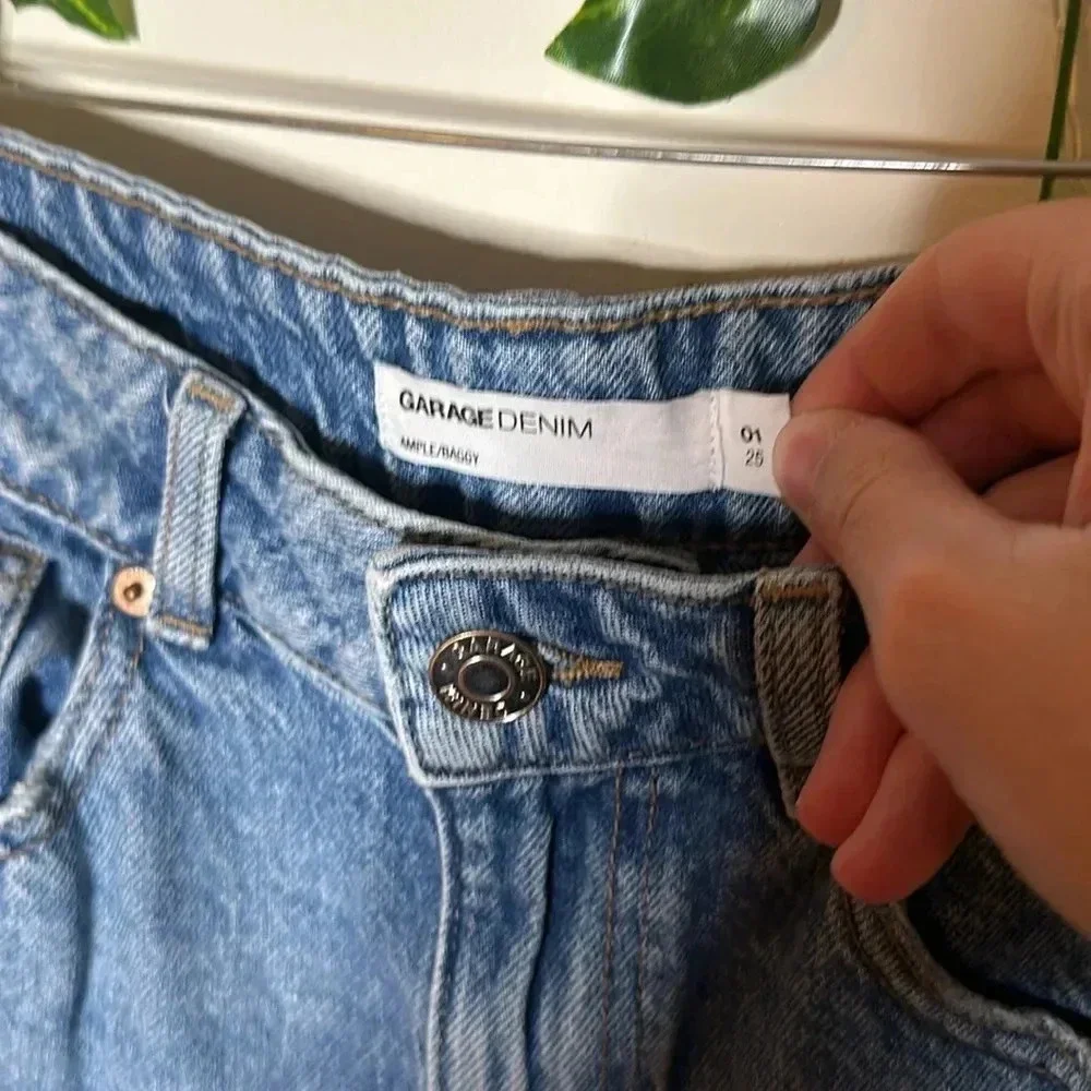 Garage Baggy Ripped Jeans